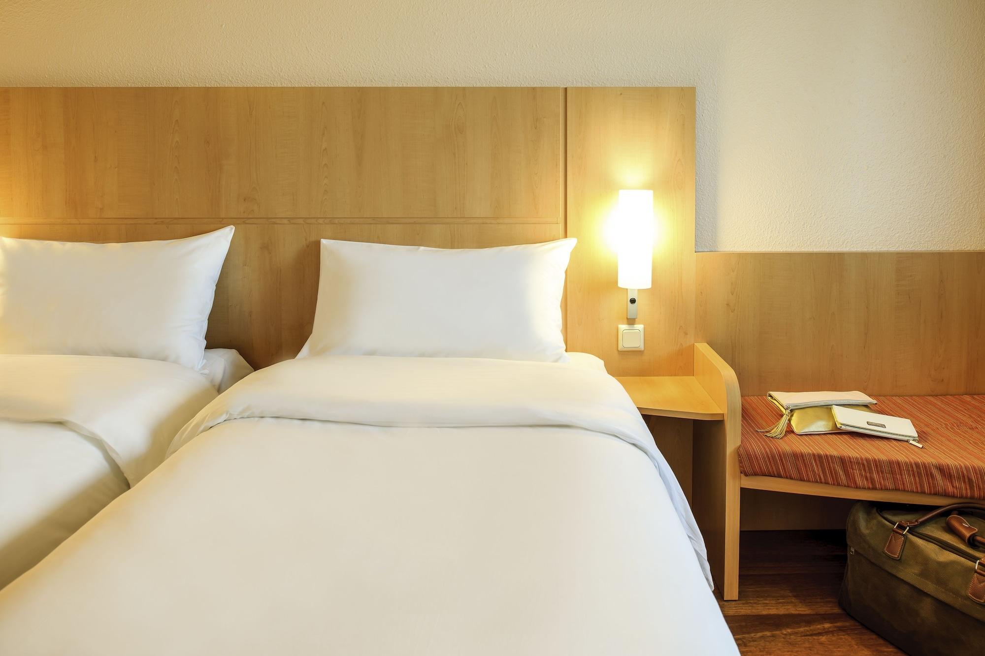 Ibis Leeds Centre Marlborough Street Hotel Exterior foto